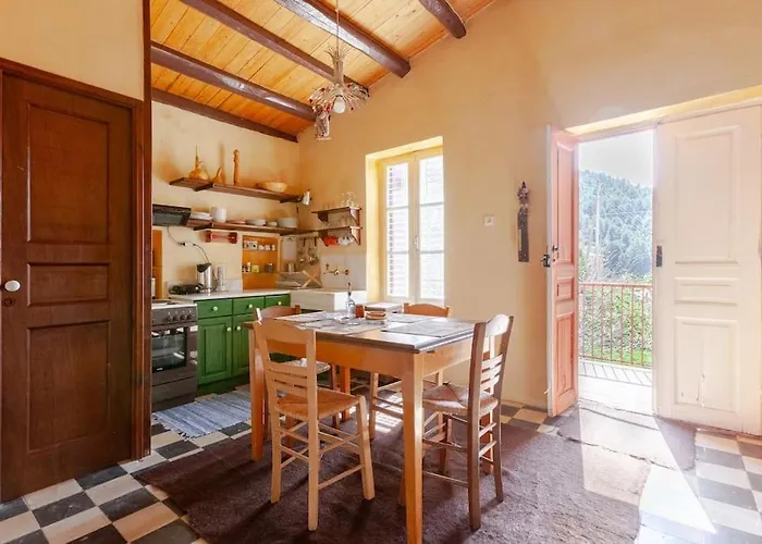 το Aρχοντικό των τσιντζίνων بيت للعطل Polídhroson